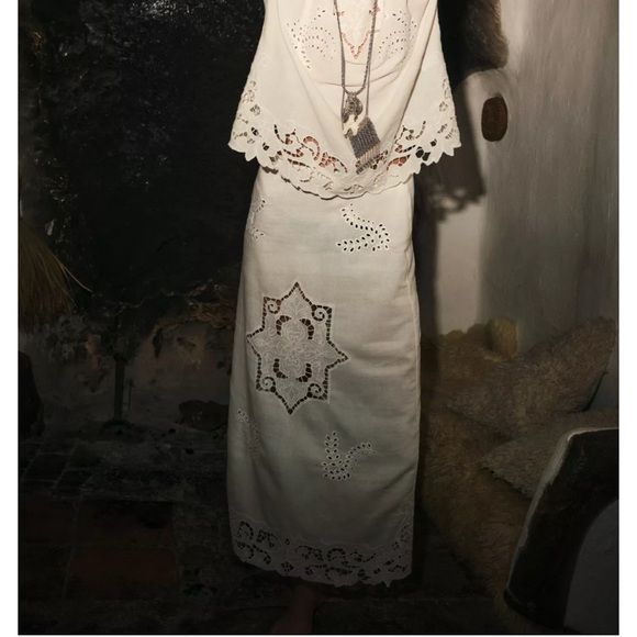 Zara Dresses & Skirts - Zara ZW Collection Embroidered White Eyelet Skirt